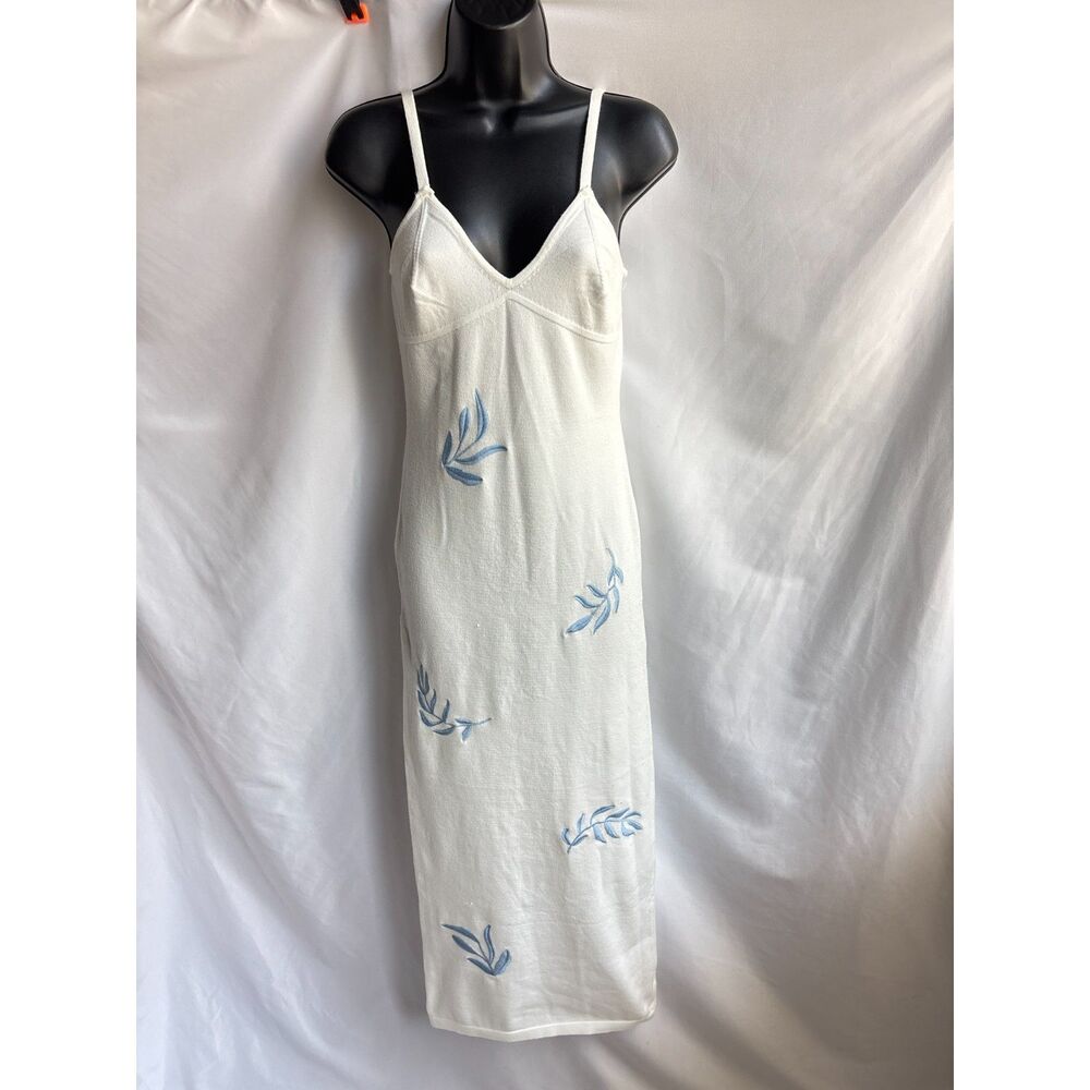 Cream White Floral Midi Dress Bodycon Size S Embroidered Romantic Classy Flowers